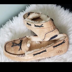 Ugg slippers size 8
